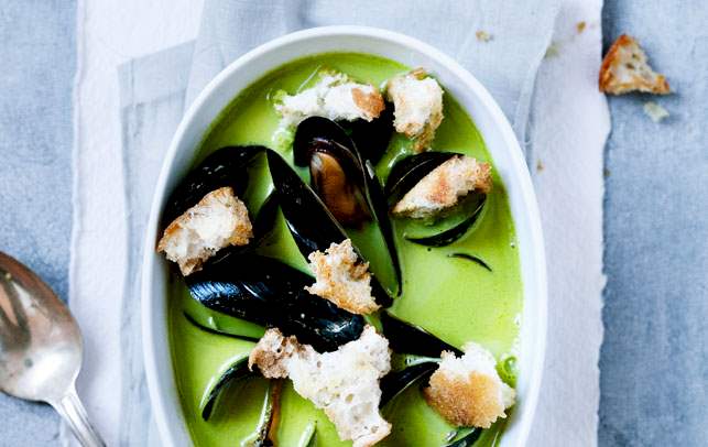 Grøn muslingesuppe med croutoner Opskrift på grøn muslingesuppe med croutoner