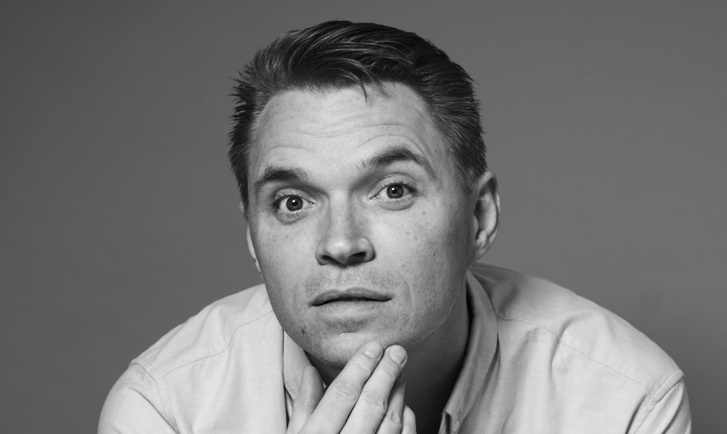 Søren McGuire funderer lidt over at være nordjyde i København. Søren McGuire