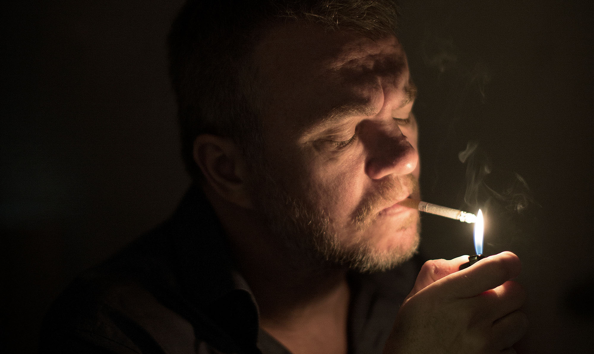 I sin nye bog har Jesper Stein søgt tilbage i sin egen historie og åbnet nogle betændte sår fra fortiden. Jesper Stein: "Det føltes, som om der var et kilo kød, som jeg var nødt til at skære ud af min egen krop"