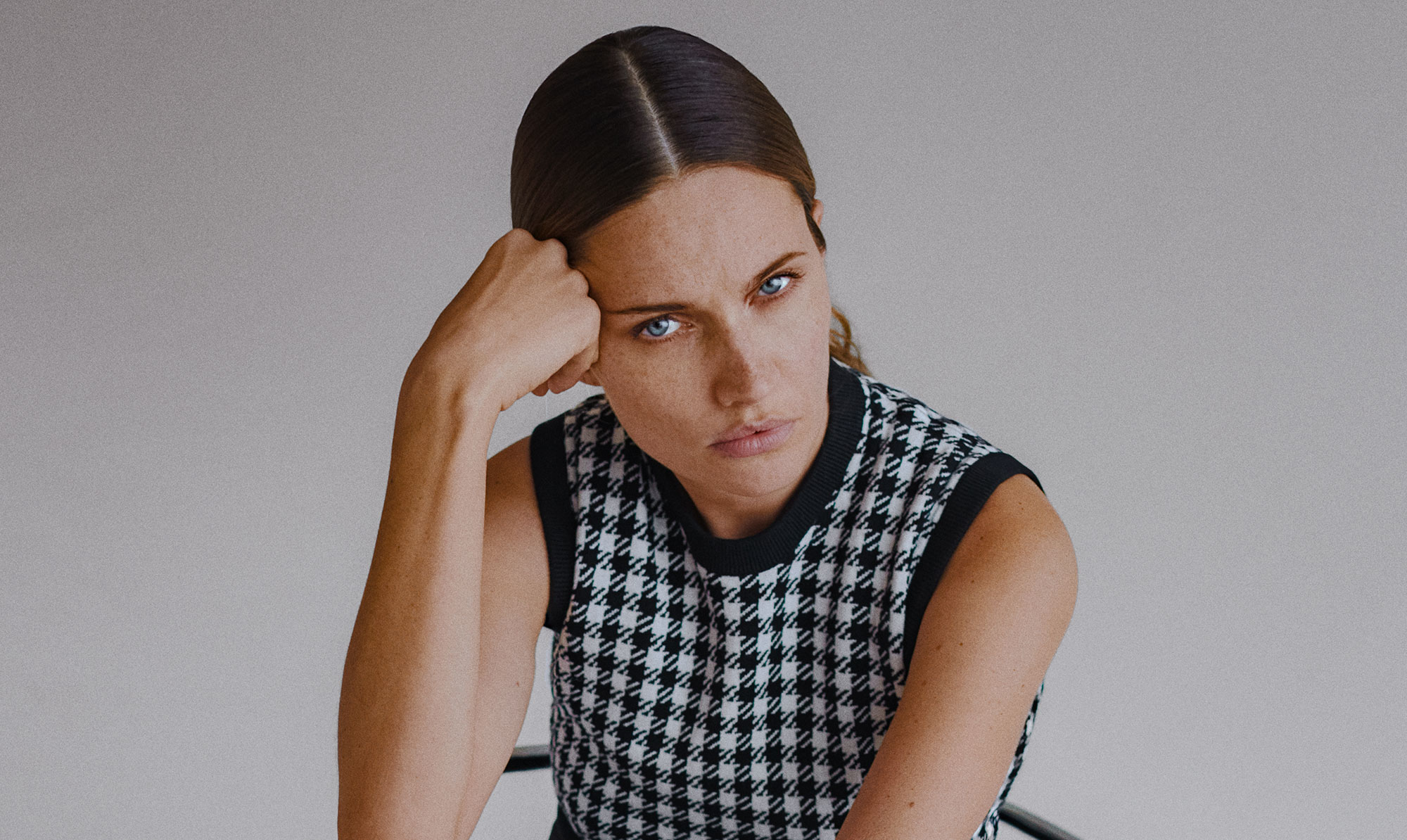 Maria Gregersen (f. 1983) i Vest fra DOLCE & GABBANA hos Mytheresa.com. Model Maria Gregersen