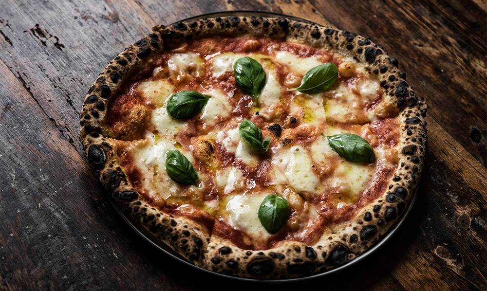 Pizza på Restaurant Bæst