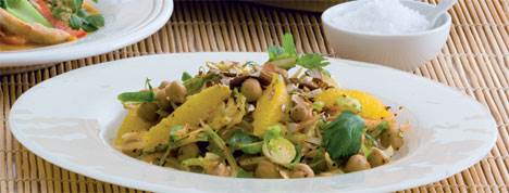 Krydret vegetarisk wok med kikærter og appelsin