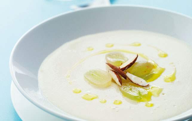 Mandelgazpacho Opskrift på mandelgazpacho