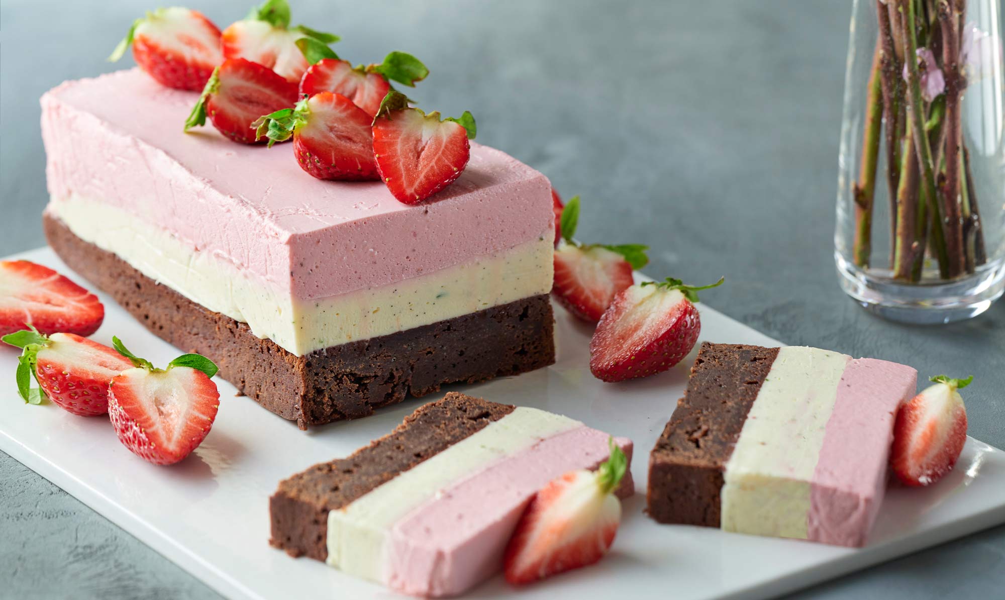 Festlig og velsmagende cheesecake! Regnbuecheesecake