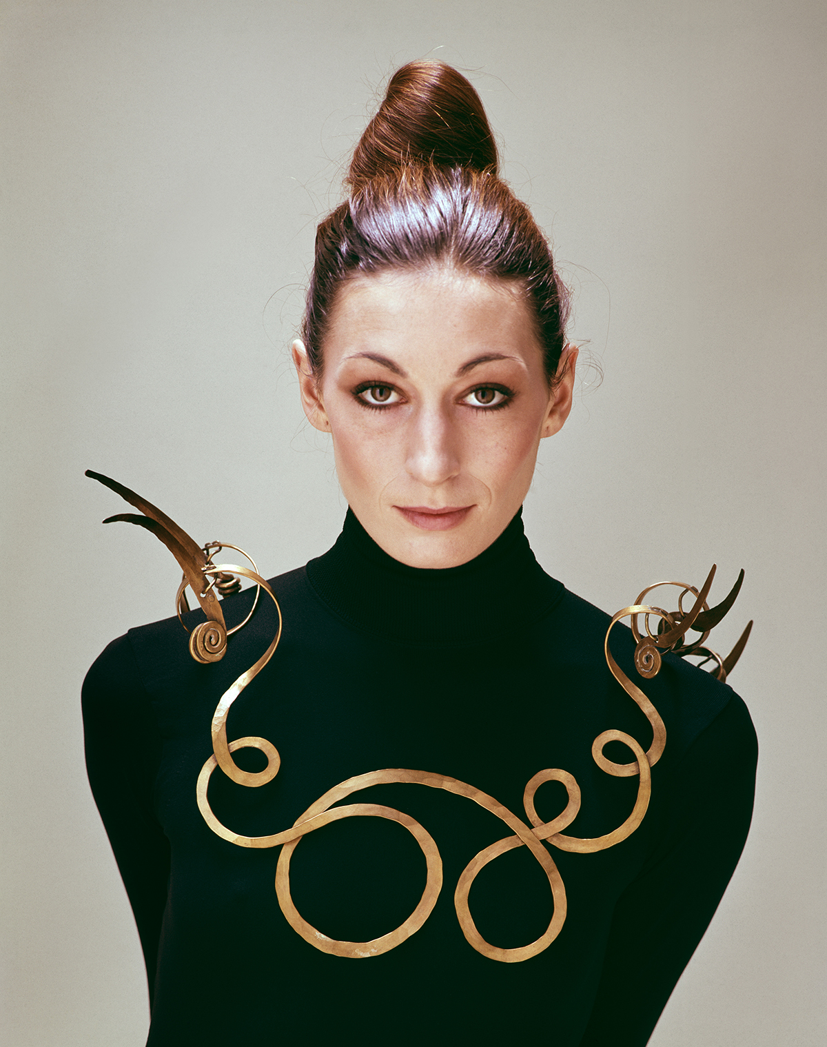 Anjelica Huston.jpg