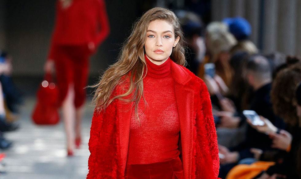 De vigtigste tendenser fra A/W 2017-kollektionerne i London, New York, Milano og Paris fra modehuse som Gucci, Chanel og Saint Laurent. A/W 2017