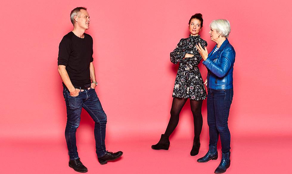 I første afsnit af ALT for damernes podcast medvirker klummeskribent Michael Robak, radiovært Iben Maria Zeuthen og forfatter Camilla Lindemann. Podcast om komplimenter