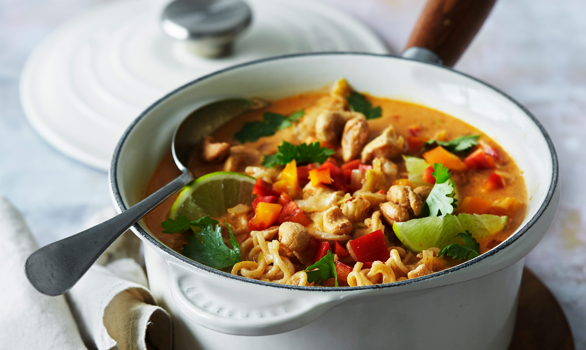 Nem og lækker aftensmad! One pot: Rød currykylling med kål