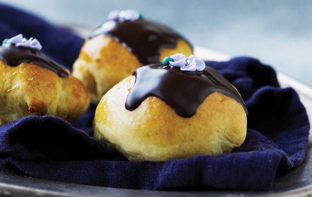 Lækre små chokoladeboller med en lækkert chokoladefyld. Chokoladeboller