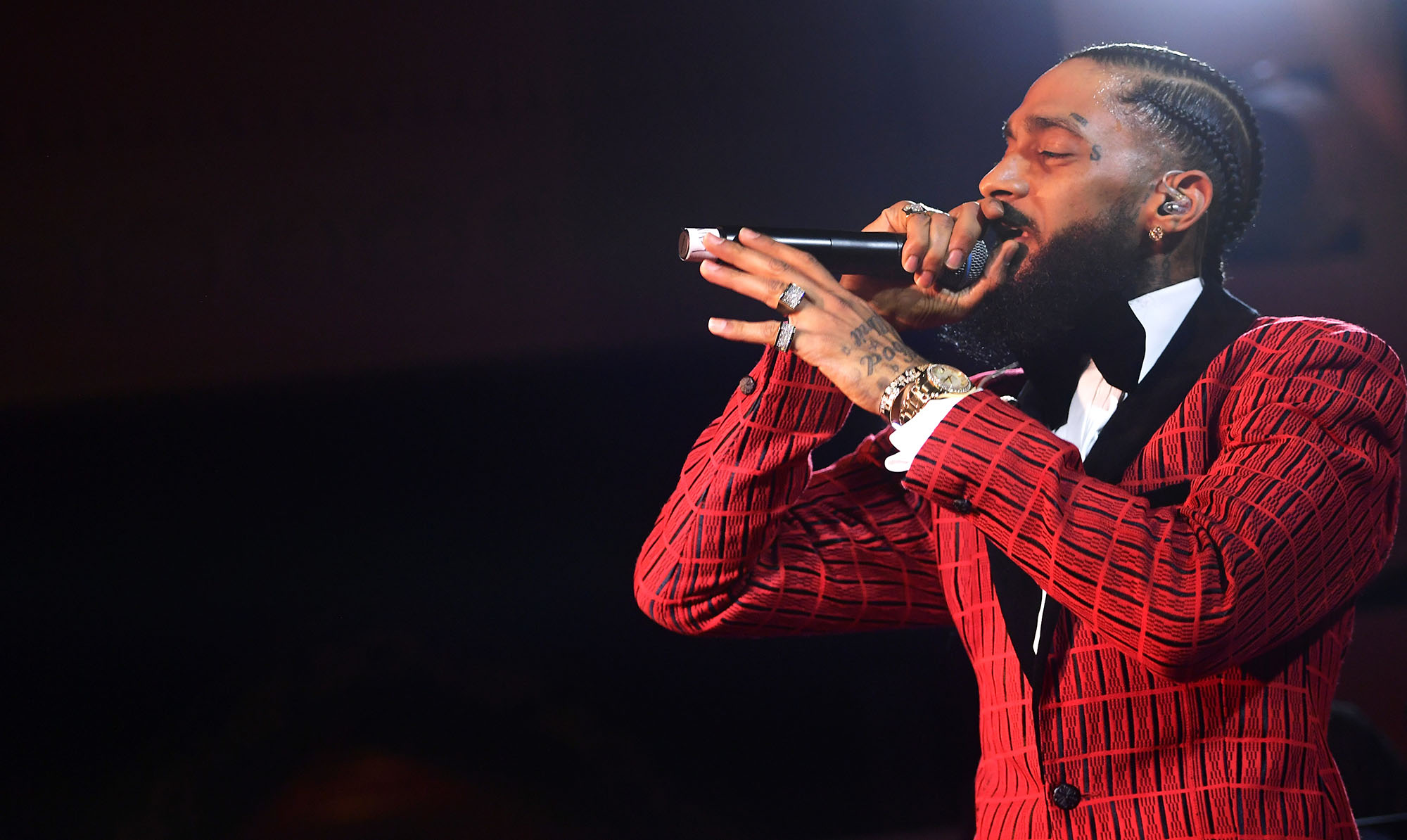 Nipsey Hussle optræder til Grammy-fest. Nipsey Hussle