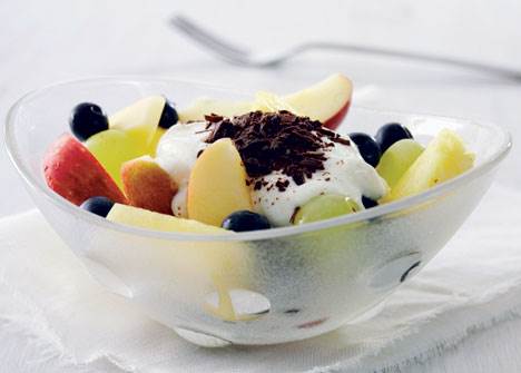 Frugtsalat med chokoladedrys