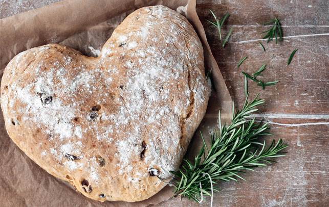 Bag et hjertebrød til din valentin