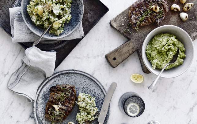 Steak med kartoffel- og ærtemos