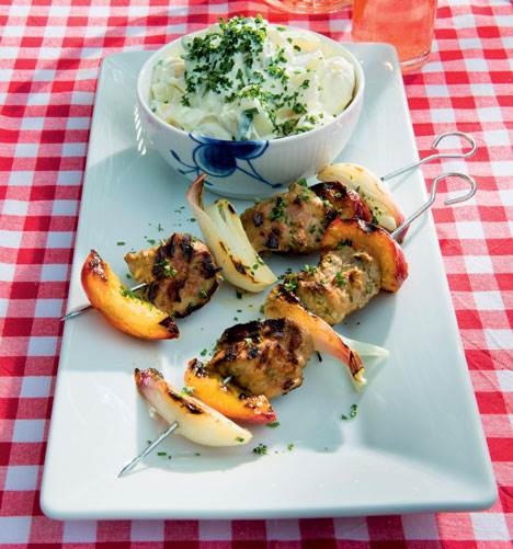 Grillspyd med svinekød og nektariner