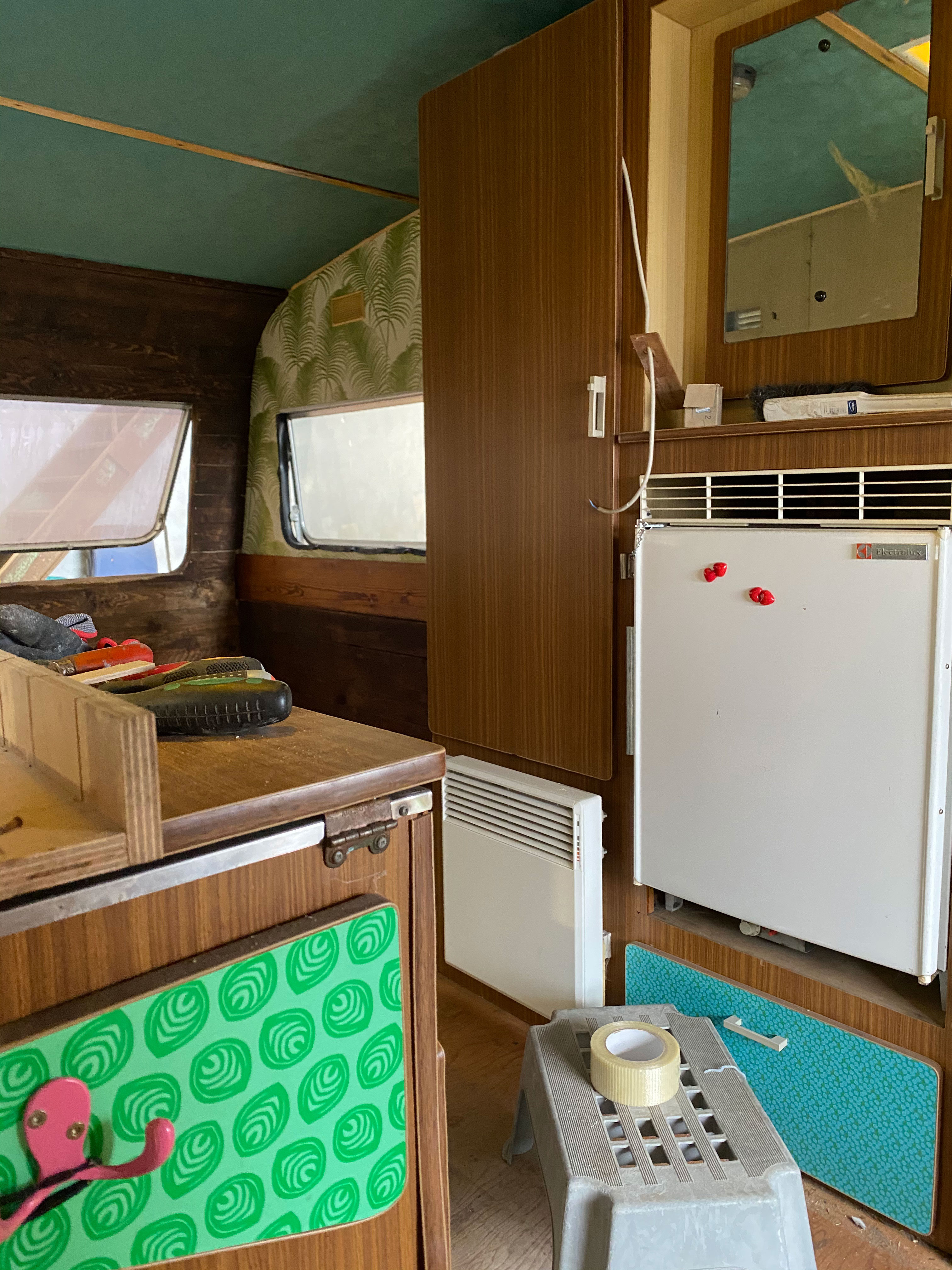 Campingvognen før renoveringen.