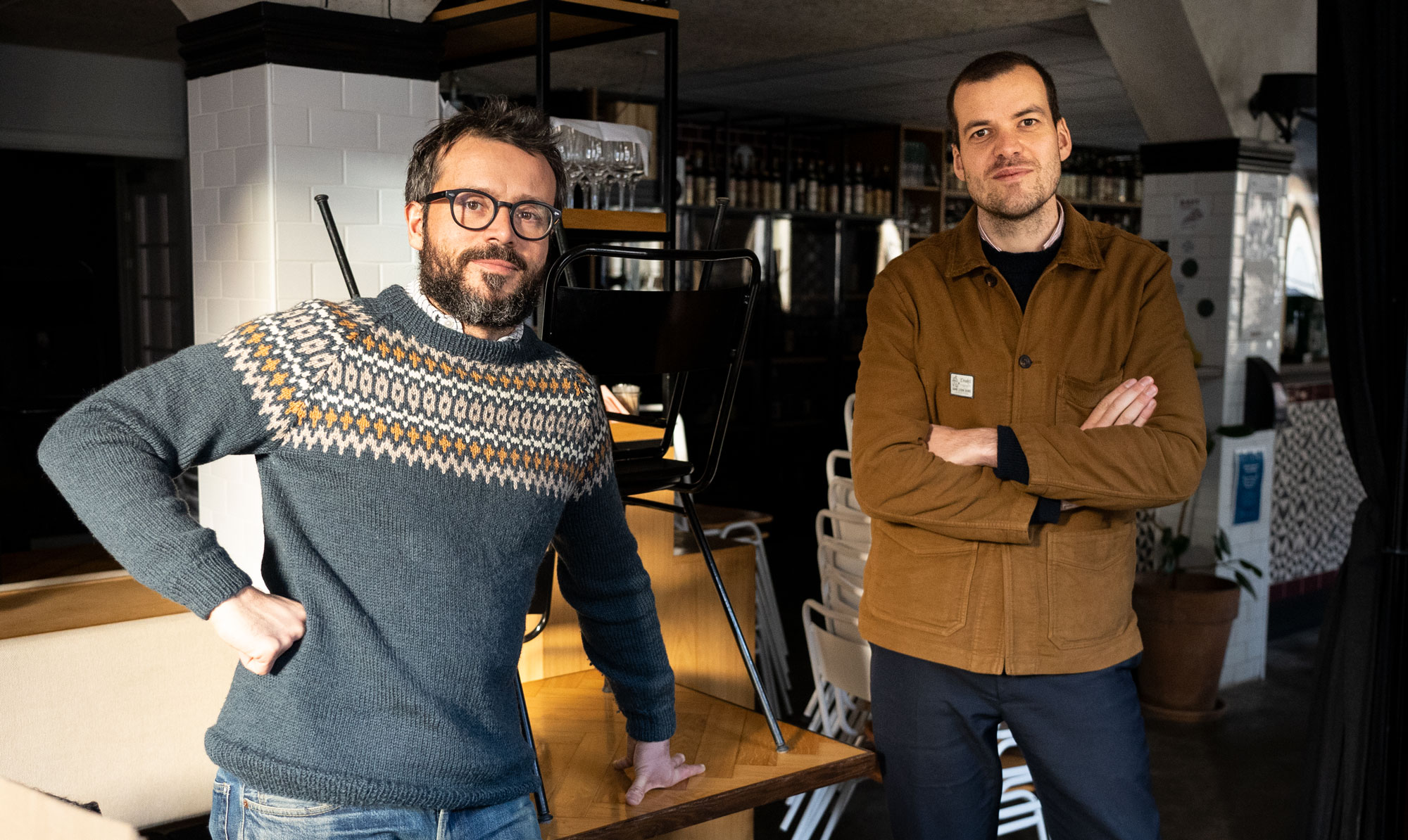 Christian Puglisi (t.v.) og Kristoffer Dahy Ernst (t.h.) Nyt afsnit af Sidelæns: Vi snakker med Christian Puglisi om restaurationskultur og at modtage kritik