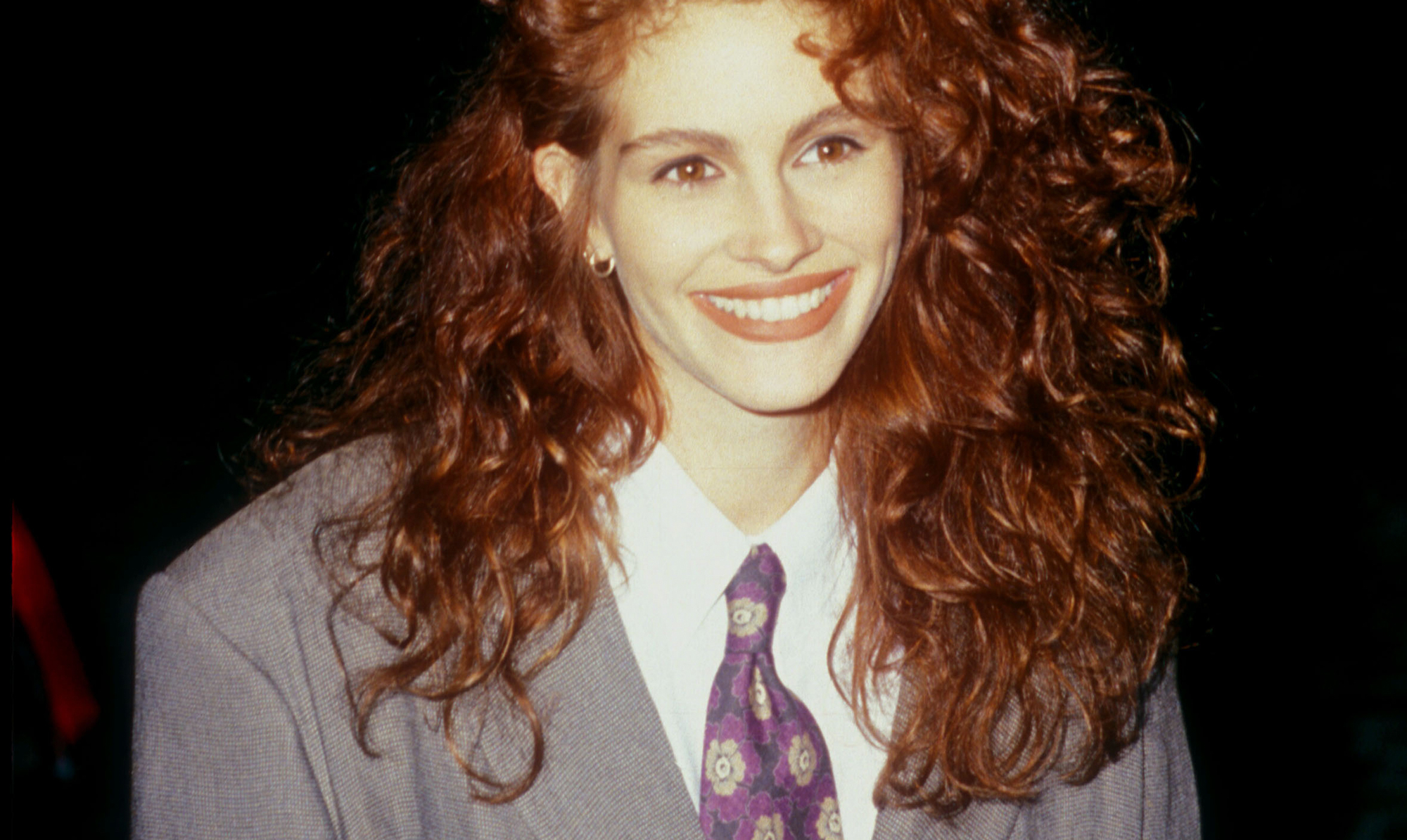Gør som Julia Roberts ved Golden Globe Awards i 1990, hvor hun rockede et oversized jakkesæt med bravour, ug med kryds og slange. Julia Roberts i jakkesæt