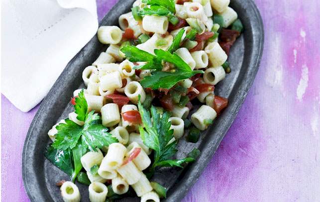 Italiensk sommersalat Opskrift på italiensk sommersalat