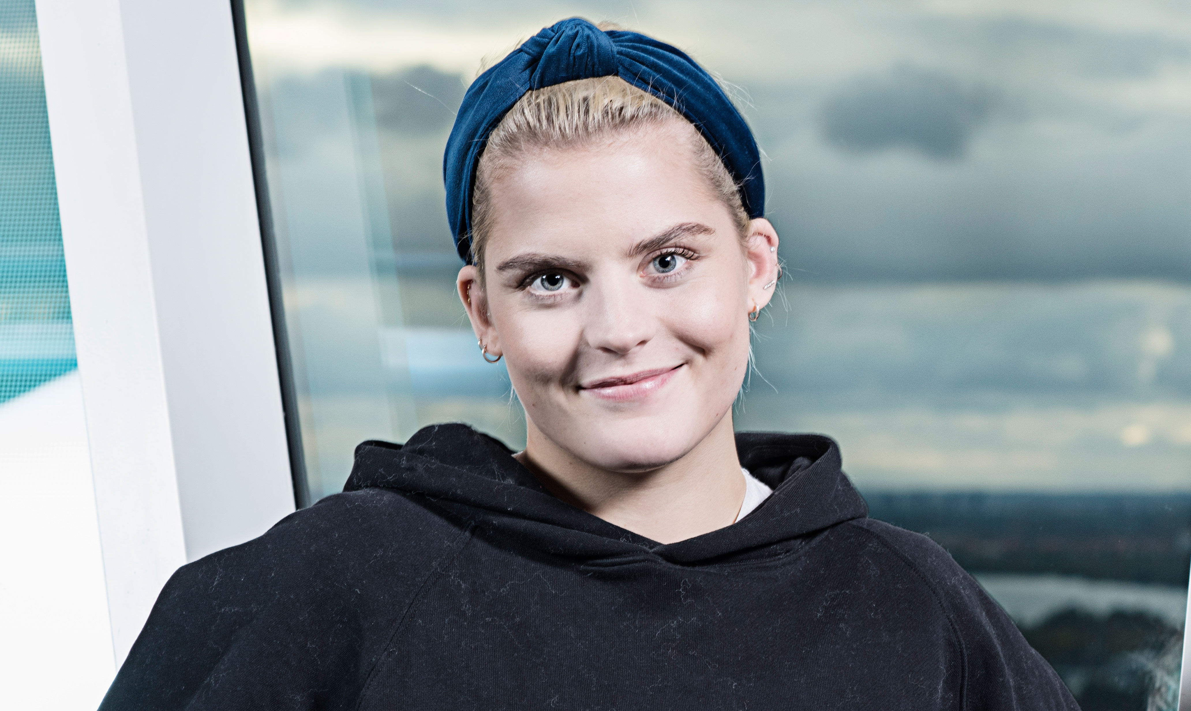 Ulrikke Falch er aktuel med bogen "Jenteloven", som er skrevet sammen med bloggeren Sofie Frøysaa. Ulrikke Falch: ”Det bidrager ikke med noget positivt at være influencer”