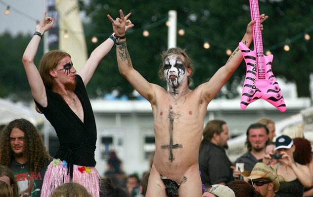 Copenhell: Er heavy metal andet end lyden af en vred hvid middelklassedreng, der river sig i pikken?