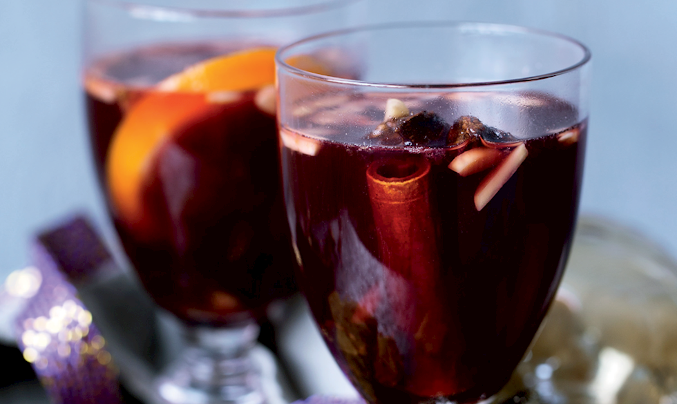 Så er det tid til julehygge med klassisk gløgg. Opskrift på klassisk gløgg