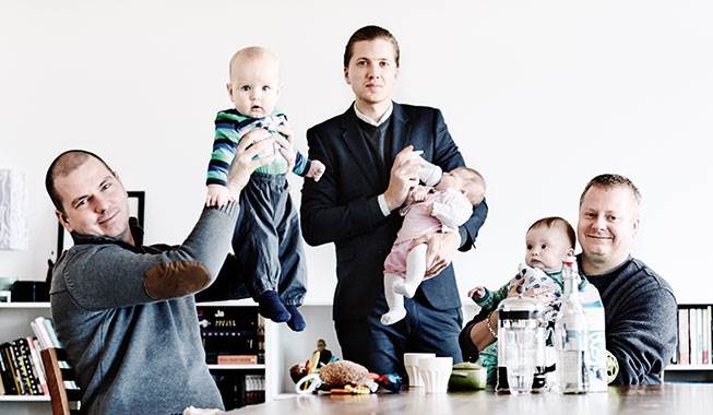 Tadaa, her er farpanelet! Fra venstre: Allan med Adam, Rene med Caterina og Dennis med Henry. Foto: Maria Sattrup Fødsel