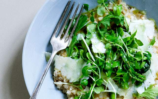 Asparges-risotto med hvedekerner. Opskrift på asparges-risotto