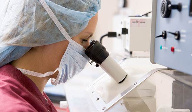 Otte procent af danske børn fødes med fertilitethjælp. Fertilitetshjælp