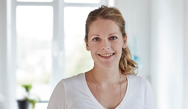 Mette Hovmand-Stilling, chefredaktør på Vores Børn, mener, man skal gøre op med forestillingen om ravnemor og acceptere, at kinder gerne både vil være gode mødre og medarbejdere. Foto: Trine Bukh Leder: Slet ravnemor fra ordbogen