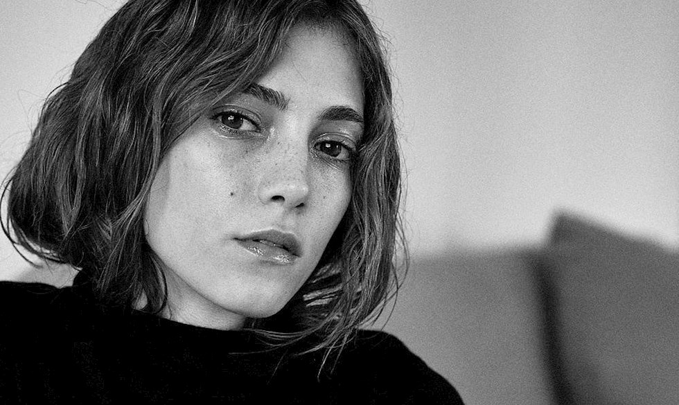 Sarah-Sofie Boussnina hår hud makeup