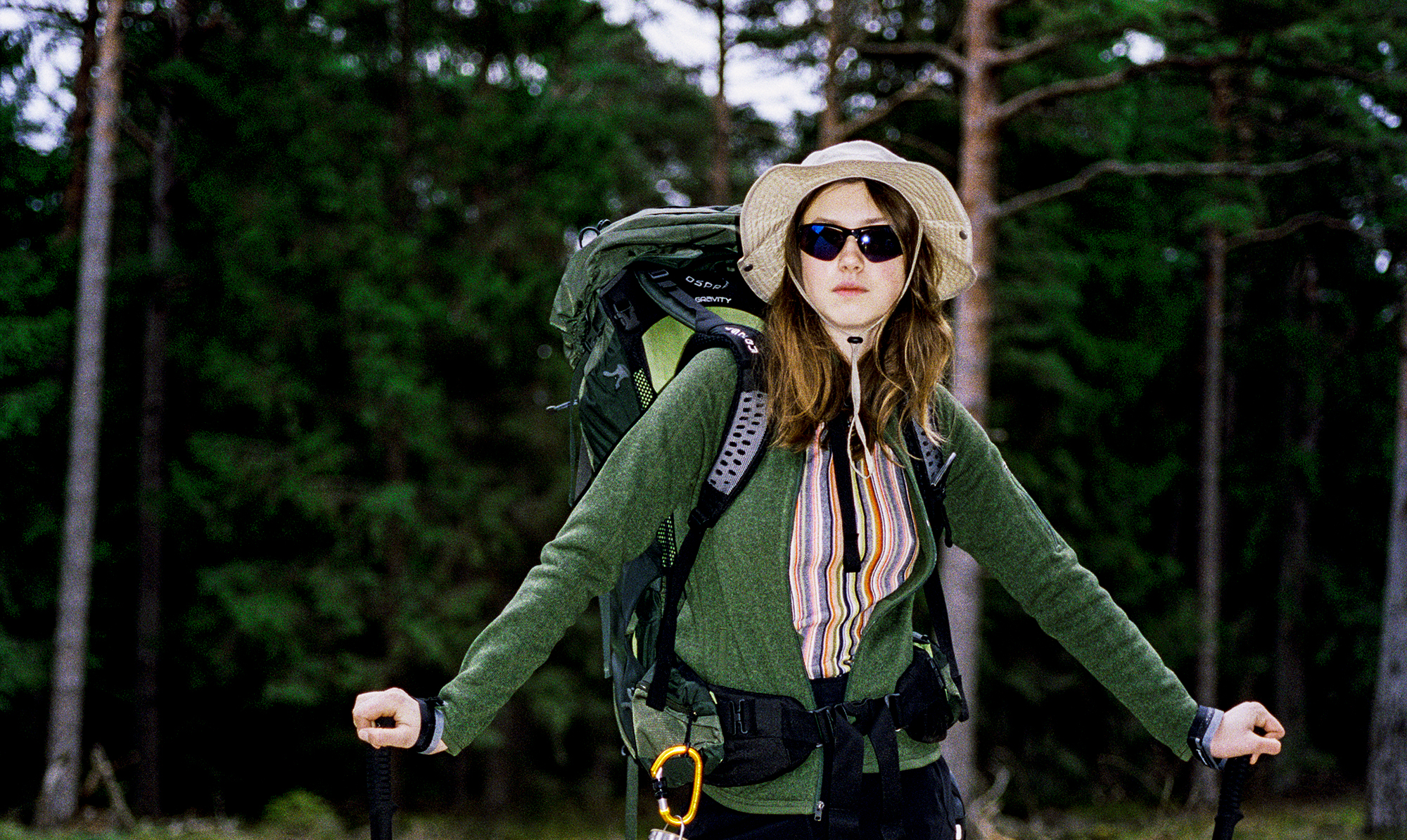 Fleecejakke fra PATAGONIA hos Spejdersport.dk, 899 kr. Bluse fra RODEBJER, 1.295 kr. Shorts fra NORSE PROJECTS, 800 kr. Støvler fra SALOMON, 1.400 kr. Bøllehat fra WOOD WOOD, 500 kr. Solbriller fra ASOS, 130 kr. Rygsæk fra OSPREY, 1.750 kr. Asta Fjeldhagen