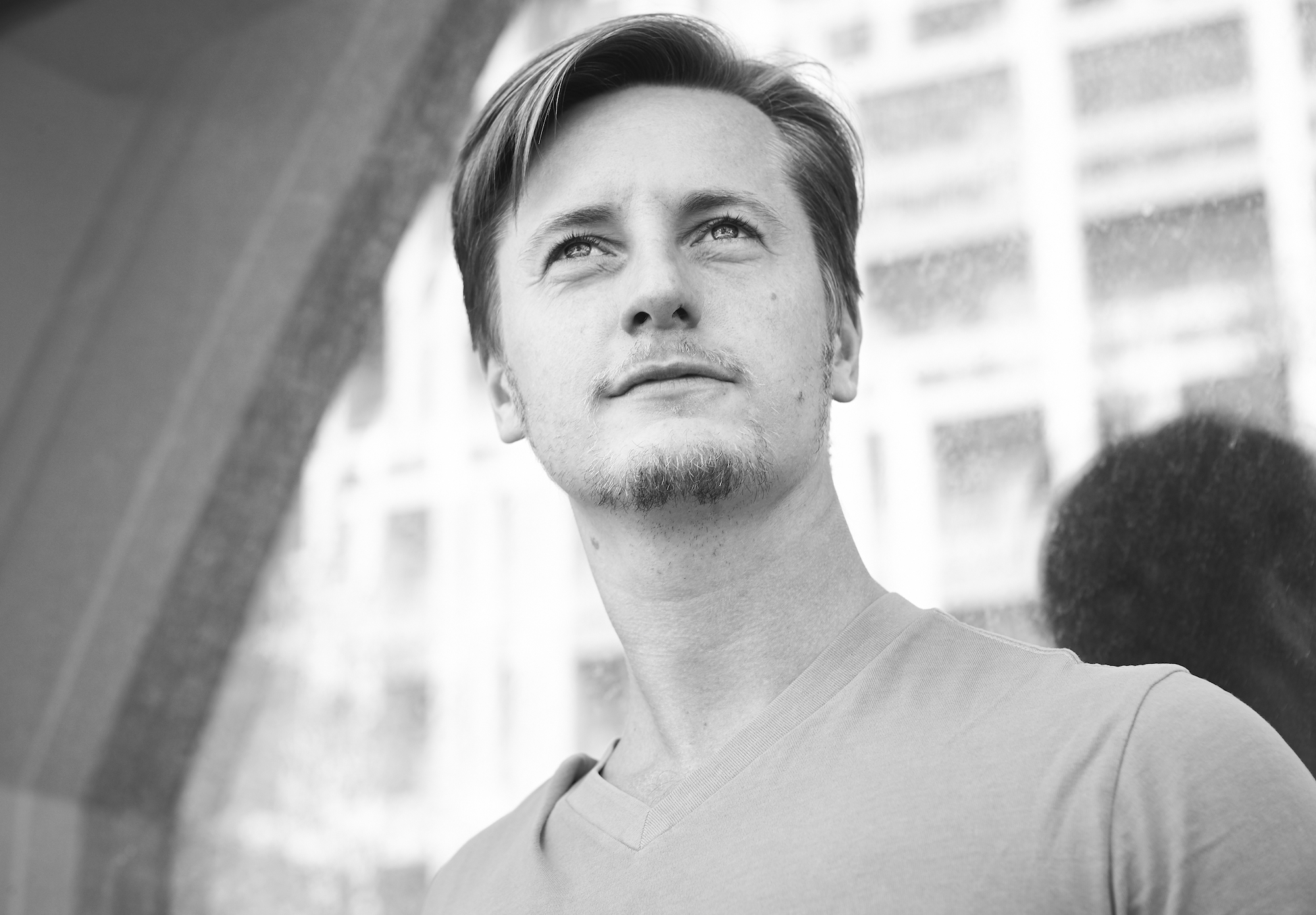 Jeppe Kirk Bonde, 33, er såkaldt populærinvestor hos handelsplatformen eToro. 33-årig aktieguru guider dig til din næste investering