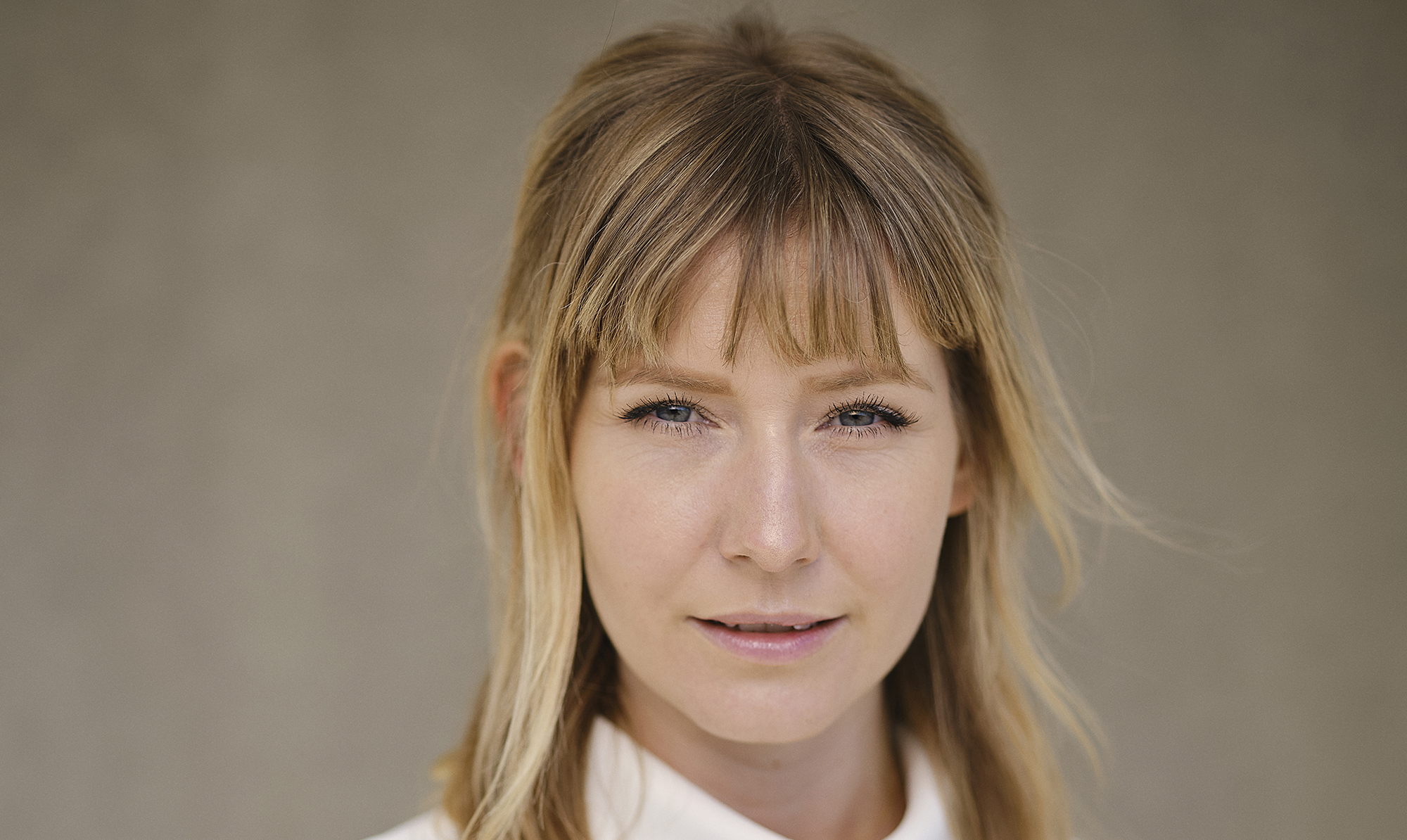 Carla Mickelborg er aktuel med bogen ”Hvad er det, du ved?”, der handler om at slutte fred med sine forældre og bl.a. byder på råd til konflikthåndtering. Carla Mickelborg