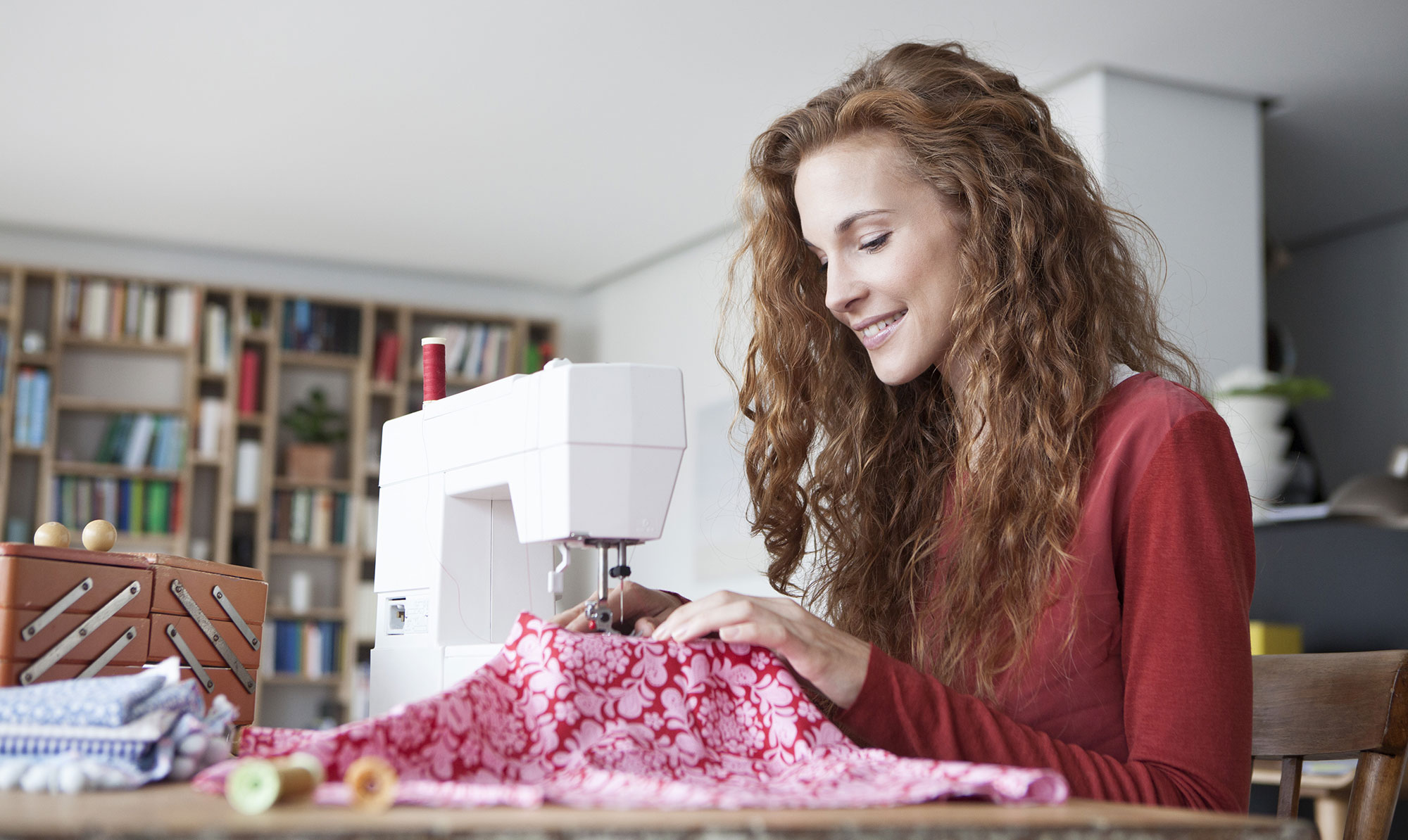 Denne artikel er sponsoreret af: Jeanettemai, Fingerbøl, Juels.dk, Patchwork Køge, Stofdepotet.dk, STOFF & STIL, StofShop & Stofstedet. Find det helt rigtige stof til dine kreative projekter