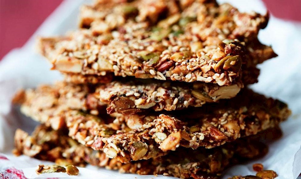 Knasende glutenfri knækbrød med kerner. Glutenfri knækbrød med kerner