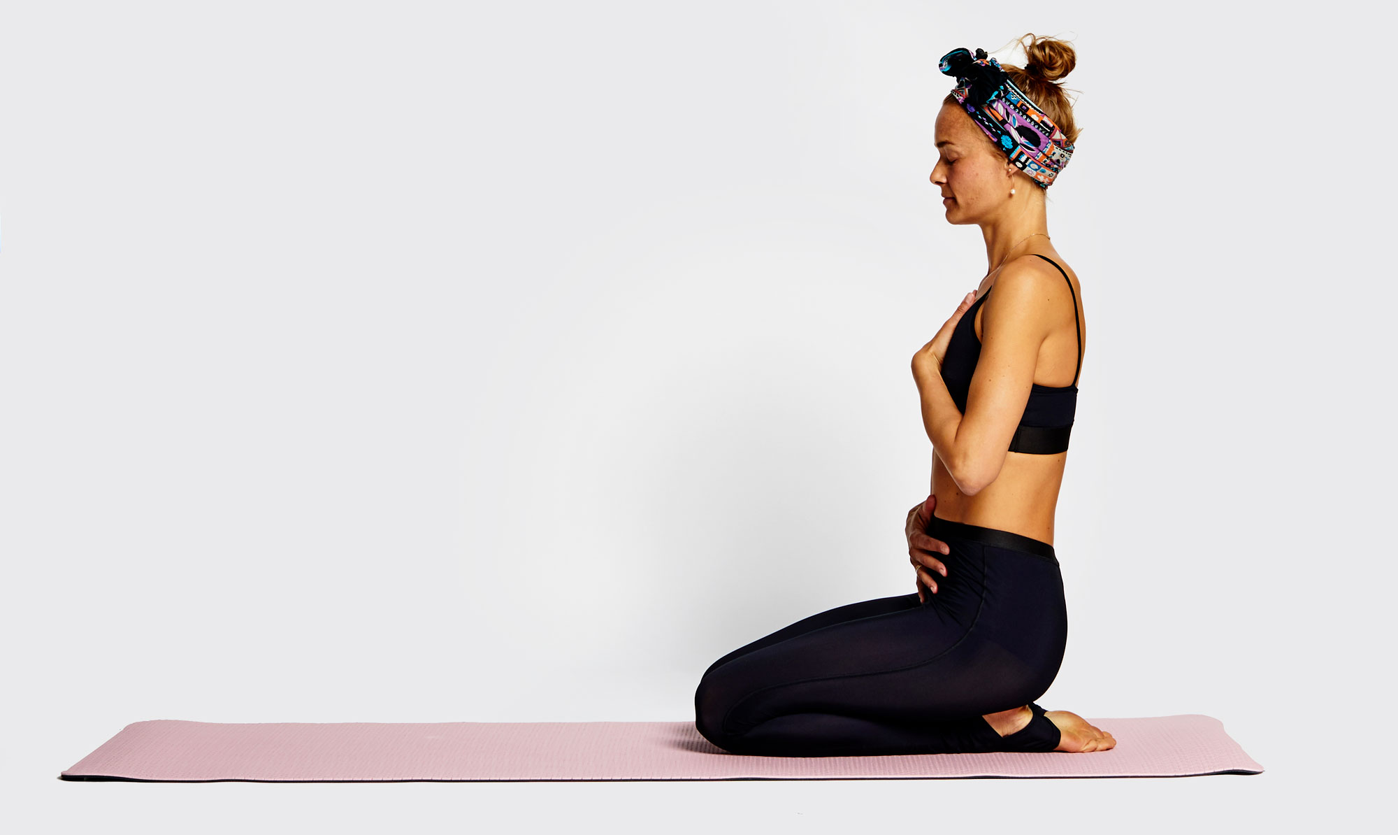 Start din morgen med 10 minutters yoga. 10 yogaøvelser, der vækker kroppen