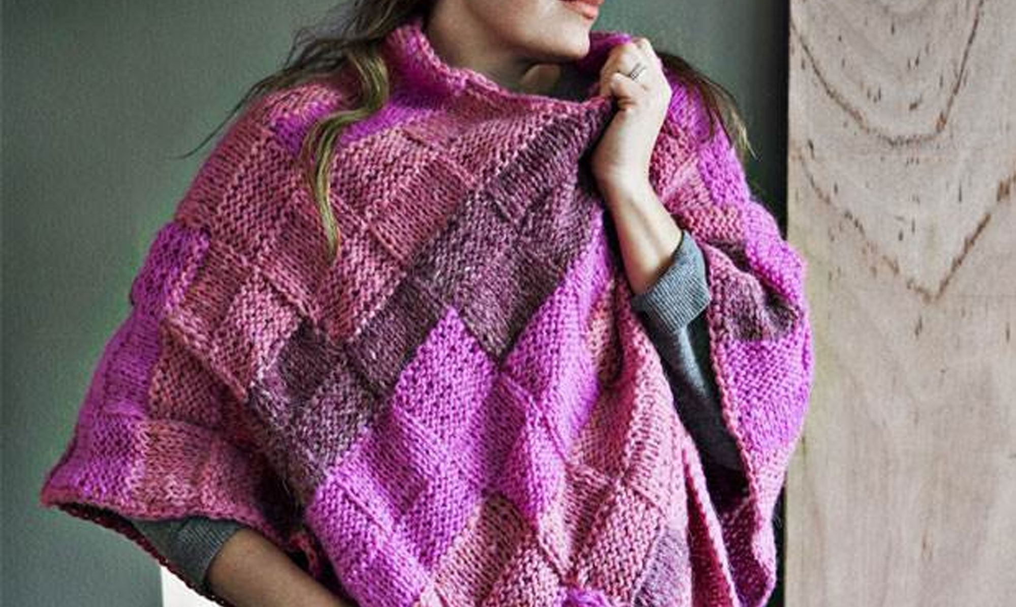 Pladegarnet er tilbage. Strik selv: Lun og lækker poncho