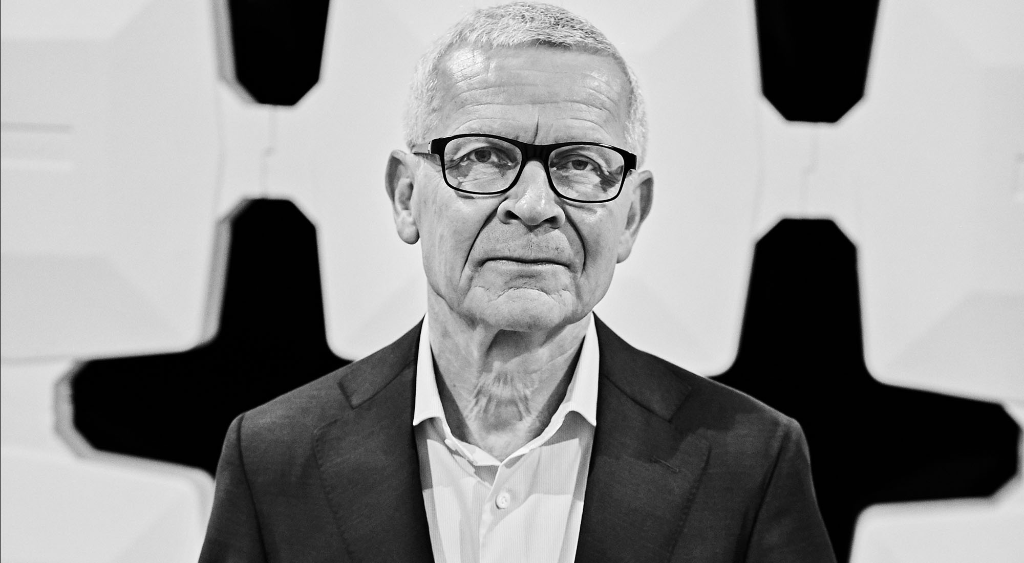 Jabra har vendt krise til succes: "Jeg kan gå ind og ud af møder uden at miste koncentrationen. Det er en fordel på jobbet"