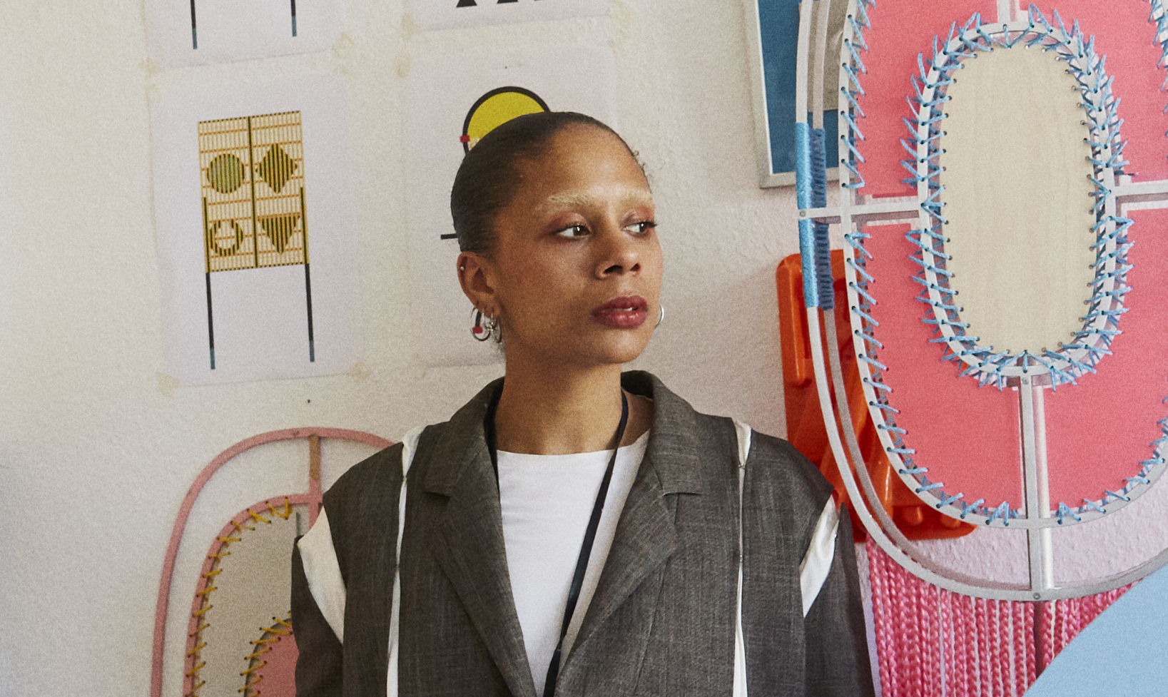 Møbel- og setdesigneren Fatima Fransson er uddannet fra Det Kongelige Danske Kunstakademi og har bl.a. lavet setdesign til en modeserie i Eurowoman. Fatima Fransson