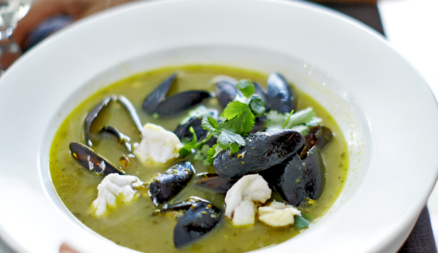 Muslingesuppe med havtaskekæber Opskrift på muslingesuppe med havtaskekæber