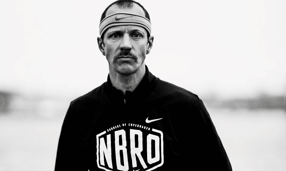 'Jeg løber' af Anders Legarth Schmidt er blevet et teaterstykke og nu også bog