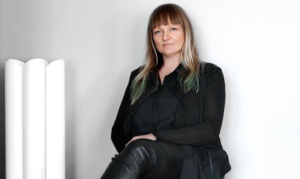 Pernille de Place Winther er beklædningsdesigner og indehaver af mærket Eksempel. Pernille de Place Winther