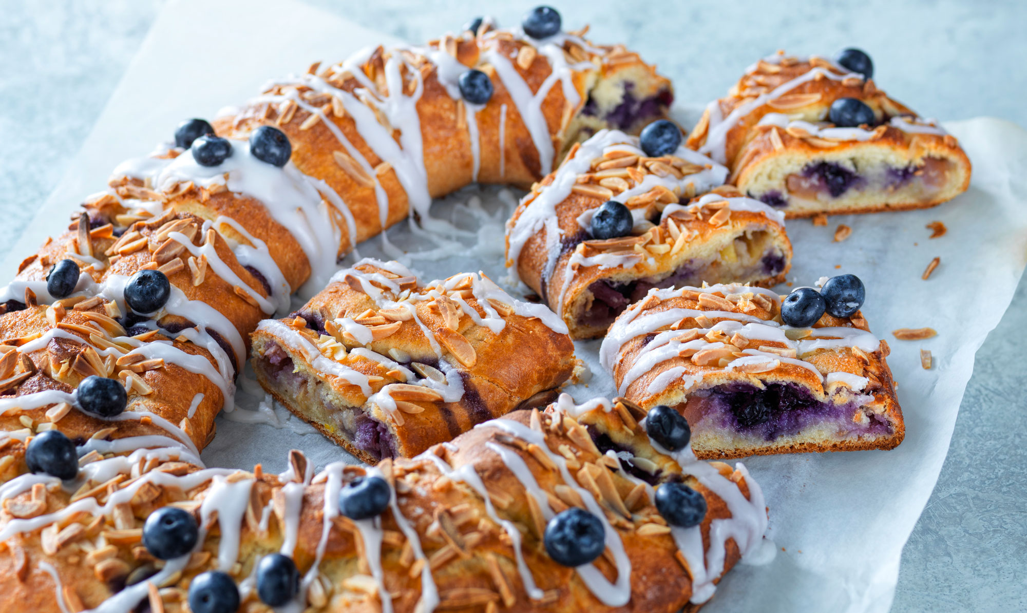 Skøn kringle. Kringle med æbler og blåbær
