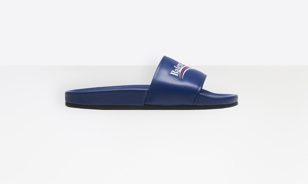 Sommerens fodtøj er H2O-badesandalen i dyr forklædning: Gucci, Prada og Balenciaga laver den alle